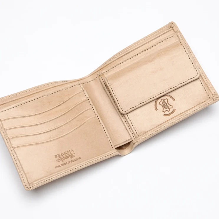 The Clarence Bi-Fold Waller in Vintage Natural open