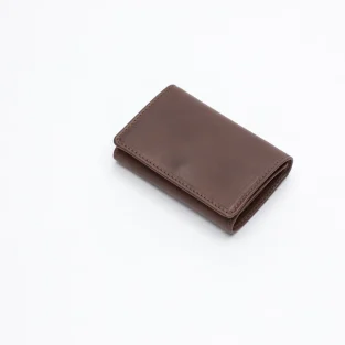 The Kingscote 3-Fold Leather Wallet in Badalassi - Nofin Castagno
