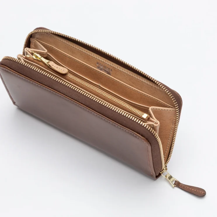 The Ascot Zip Round Purse in Vintage Conker/Natural open