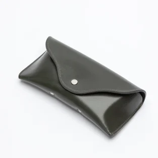 Leather Sunglasses Case in Vintage Olive